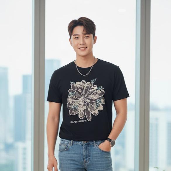 Men's High Fashion T-shirt in Black Color for Stylish Outfits Summer Wear