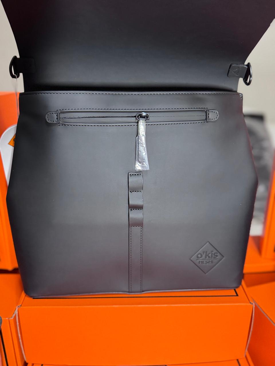 HESHE Okis Bags Collection 350*115*280 Locò Leather Crossbody/Shoulder Bag Black (OK302503-3)