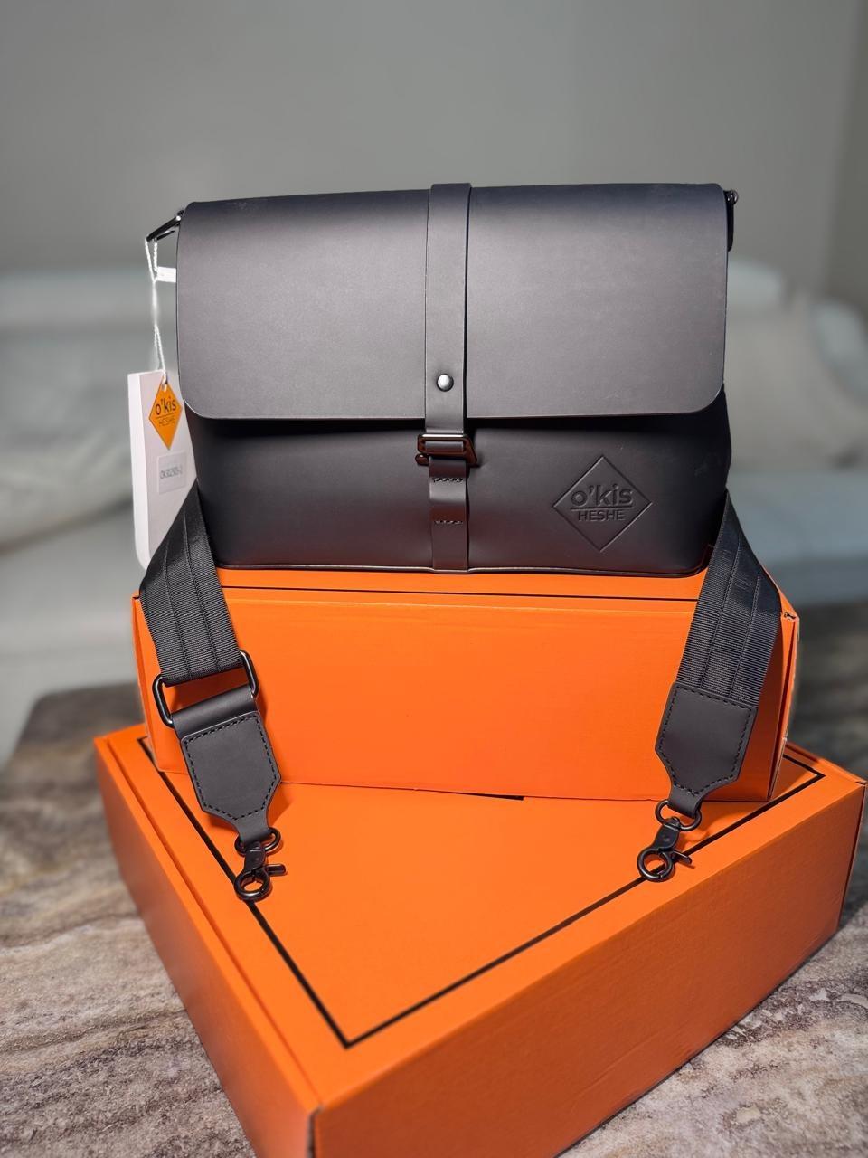 HESHE Okis Bags Collection 300*90*185 Locò Leather Crossbody/Shoulder Bag Black (OK302503-2)