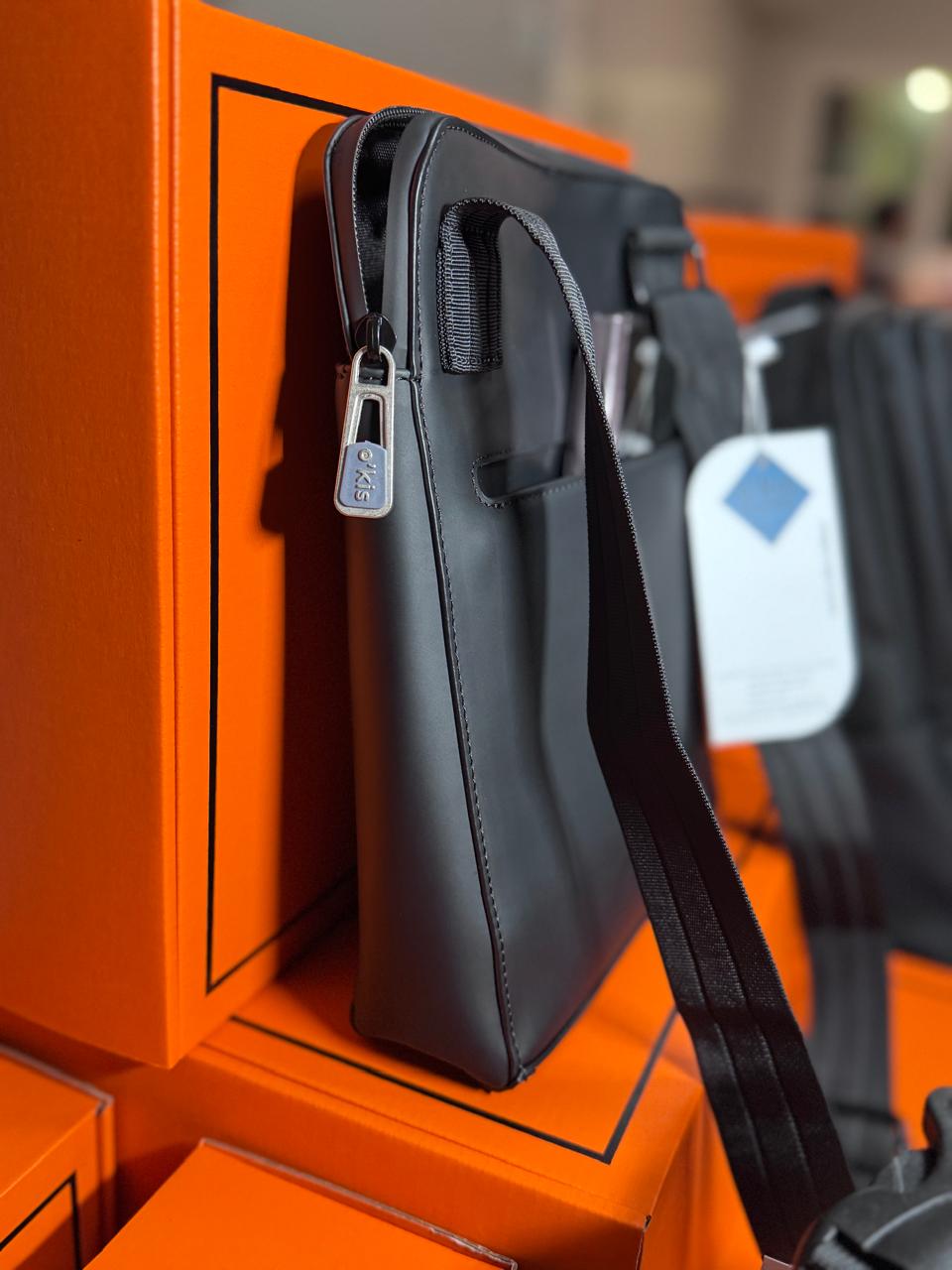 HESHE Okis Bags Collection 240*60*275 Leather Cross Body Bag Black (OK30250509)