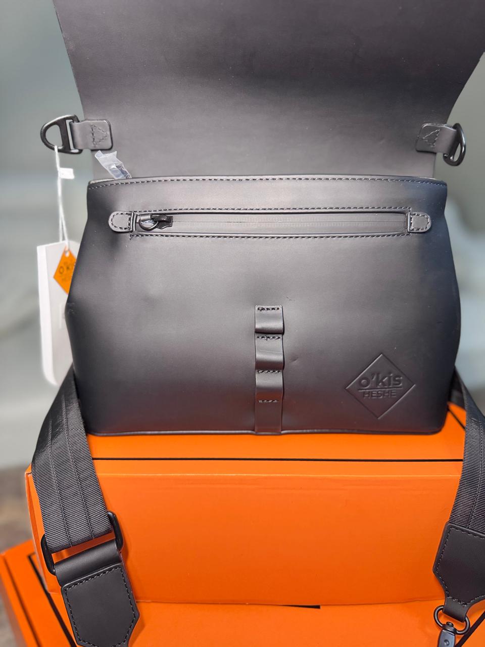 HESHE Okis Bags Collection 300*90*185 Locò Leather Crossbody/Shoulder Bag Black (OK302503-2)