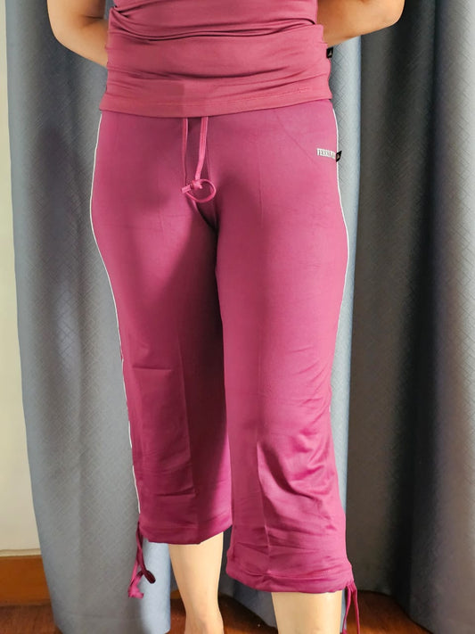 Maroon Capri Pants with Side Piping – FERRYPURE